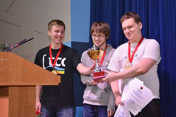 Студенты-программисты из УрФУ стали обладателями Кубка главы Республики Карелии - Фото 1