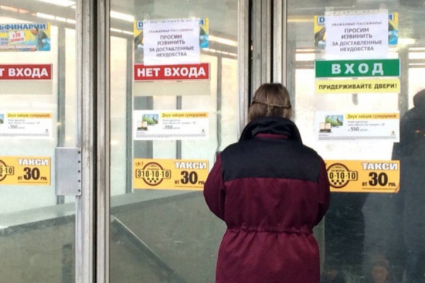 На станции метро «Проспект Космонавтов» вновь открыли все двери - Фото 1