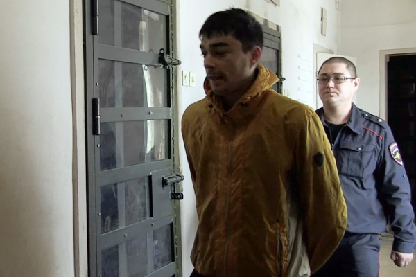 Житель Екатеринбурга похитил из салона сотовой связи смартфон стоимостью более 43 тысяч рублей - Фото 1