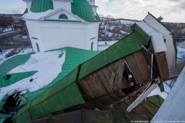 Жители Алапаевска собирают средства на восстановление обрушенного ветром шпиля старейшего собора - Фото 1