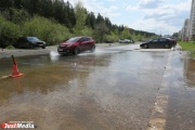 Коммунальщики Екатеринбурга прочищают пути для свободного протока паводковых вод