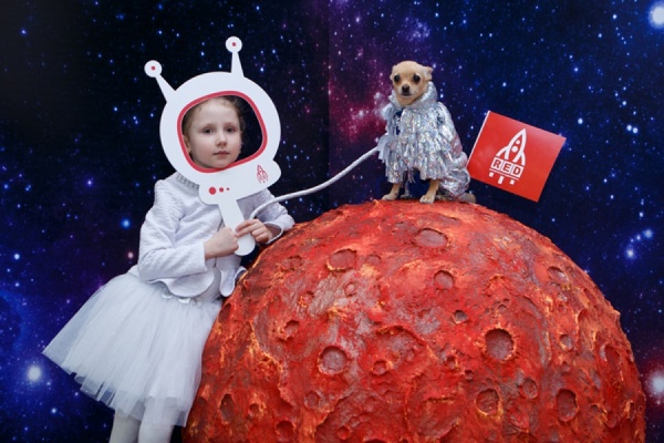 В Екатеринбурге состоялся модный показ собак-астронавтов - Фото 1