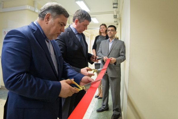 Виктор Кокшаров и Реза Малеки открыли в УрФУ Центр иранистики - Фото 1