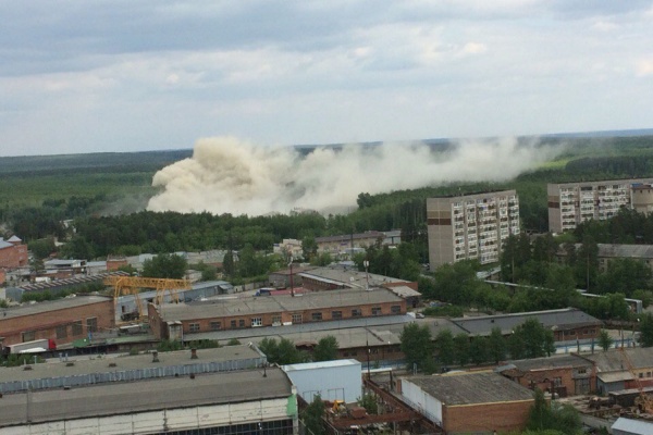 Взрыв или землетрясение? В Екатеринбурге «встряхнуло» жителей ЖБИ - Фото 1