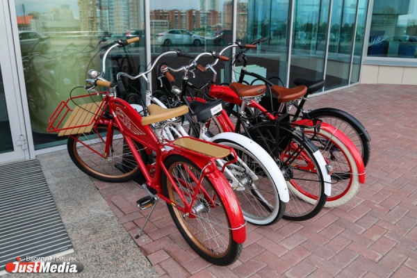 В бизнес-центре Екатеринбурга открылся первый пункт проката велосипедов - Фото 1