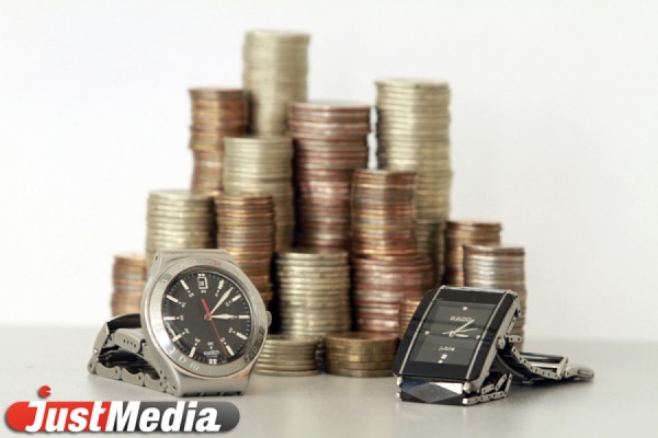 Предпринимательницу из Богдановича оштрафовали за продажу фальшивых швейцарских часов - Фото 1