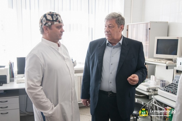 Екатеринбургские медики установили тысячный кардиостимулятор. Для пациента-юбиляра он оказался вторым - Фото 1