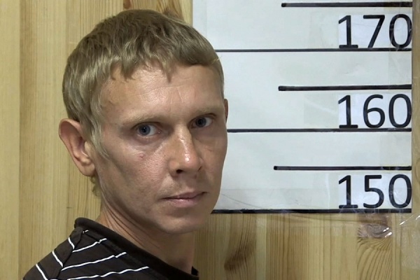 В Екатеринбурге прохожий задержал ограбившего пенсионерку мужчину