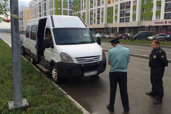 В Екатеринбурге должница заявила об угоне автобуса, чтобы транспорт не арестовали судебные приставы - Фото 1