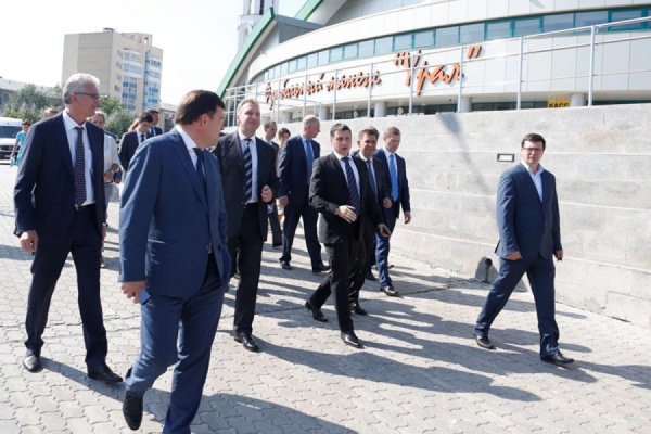 Игорь Шувалов поддержал планы по развитию Уральской футбольной академии - Фото 1