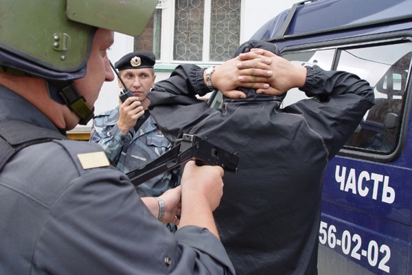 В Екатеринбурге по подозрению в получении взятки задержан подполковник полиции - Фото 1