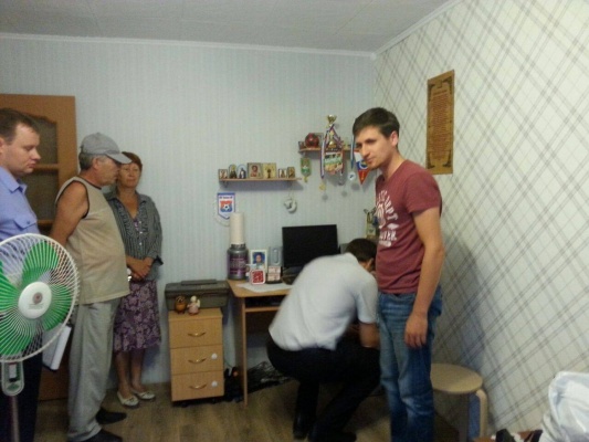 В квартире главреда тагильского агентства новостей «Между строк» проходят обыски - Фото 1