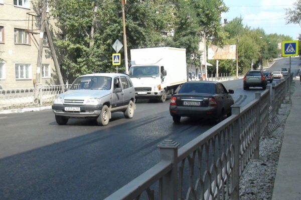 В Екатеринбурге под колеса фургона-рефрижератора попал пешеход - Фото 1