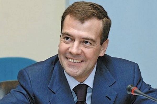 Медведев вручил автомобили БМВ медалистам Олимпийских игр в Рио