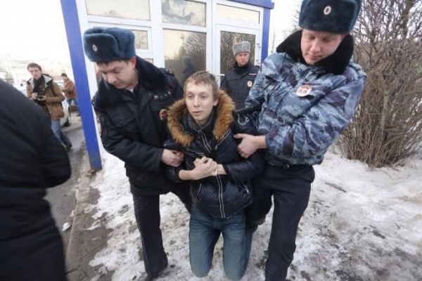 Начальник предвыборного штаба Кабанова получил десять суток за «обнимашки» с КОИБами - Фото 1