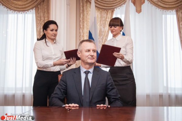 Глава избиркома Чайников официально подтвердил лидерство вице-премьера Власова в Асбестовском округе - Фото 1