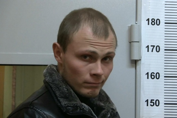 Житель Екатеринбурга за одну ночь ограбил четыре цветочных павильона - Фото 1