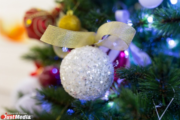 Екатеринбуржцев научат делать рождественские венки и елочные украшения - Фото 1