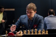 Бывший игрок екатеринбургского шахматного клуба Сергей Карякин уступил в десятой партии за шахматную корону