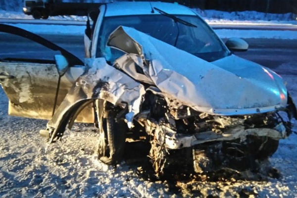 Под Екатеринбургом водитель Nissan, сэкономивший на зимней резине, погубил двух человек. ФОТО - Фото 1