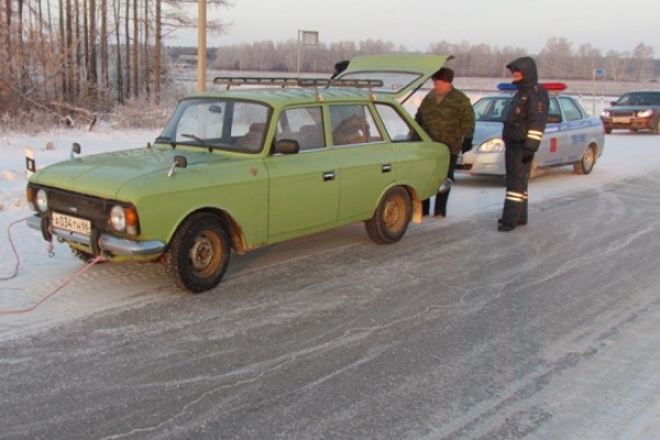 На время морозов свердловские полицейские переквалифицировались в спасателей - Фото 1