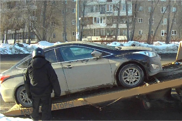 В Екатеринбурге судебные приставы забрали у должника сначала «Газель», а теперь Hyundai - Фото 1