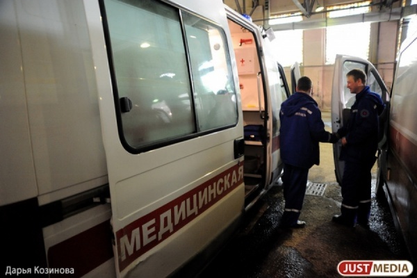 Фельдшер скорой помощи ударил 83-летнюю пациентку в Екатеринбурге - Фото 1