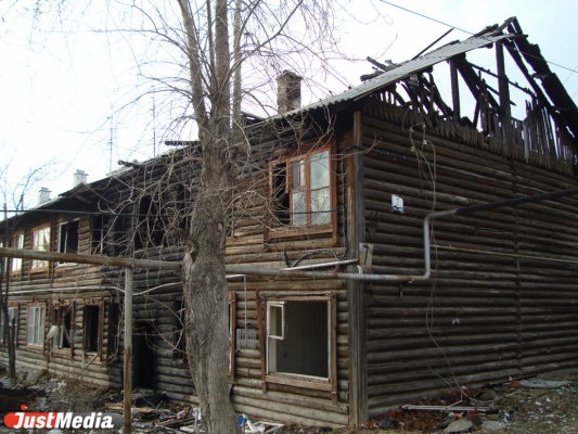 В Свердловской области почти 1600 домов включили в реестр аварийных. Их снос начнут в 2018 году - Фото 1