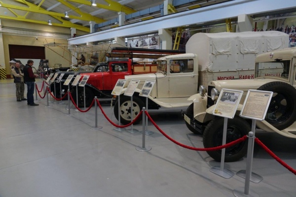 Накануне 9 мая в музее автотехники УГМК открылась выставка «Моторы Победы» - Фото 1