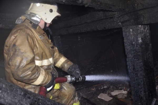 Одинокий пенсионер устроил страшный пожар в городке чекистов. ФОТО - Фото 1