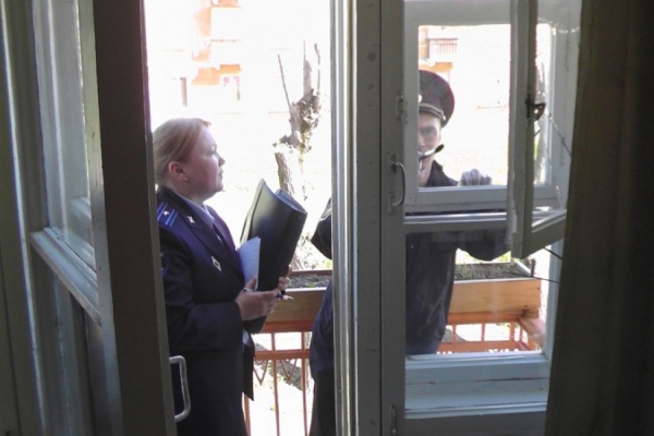 В Новоуральске бывший зек залез в окно и украл ноутбук, который хозяева только что выкупили из ломбарда - Фото 1