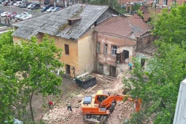 На Хохрякова ради строительства высотки начали сносить усадьбу Максимова  - Фото 1