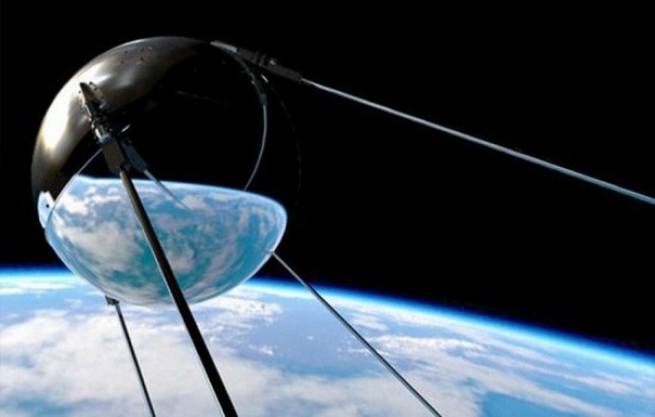 Плати сколько хочешь: Екатеринбургский планетарий собирает средства на макет первого космического спутника  - Фото 1
