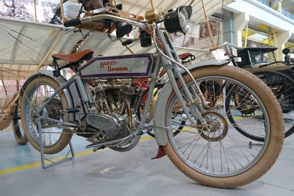 В музее автотехники УГМК появился столетний Harley-Davidson. ФОТО - Фото 1