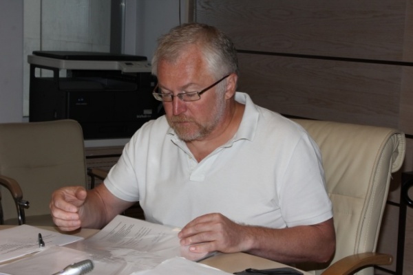 Кандидат от «Зеленых» Киселев принес в облизбирком документы для регистрации на выборах главы региона - Фото 1
