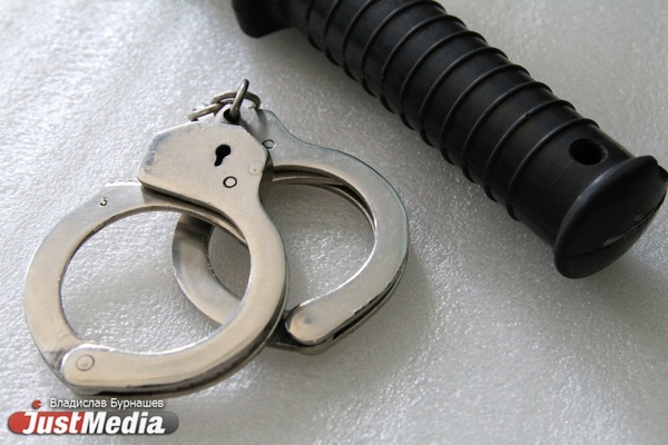 Полиция задержала екатеринбуржца, напавшего с ножом на беременную супругу. Ему грозит до 15 лет тюрьмы - Фото 1