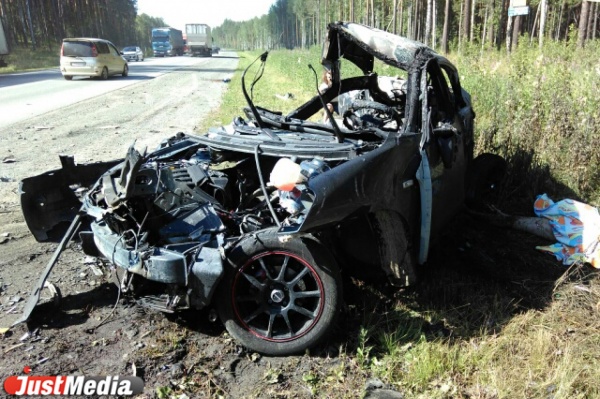 В Свердловской области в страшной аварии с грузовиком погиб водитель «Волги» - Фото 1