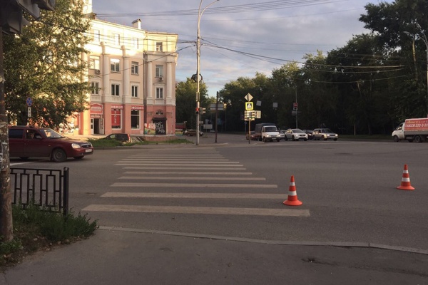 В Екатеринбурге водитель Toyota сбил женщину-пешехода. ФОТО - Фото 1