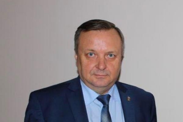 Глава Красноуральска ушел в отставку из-за скандала с дипломом - Фото 1