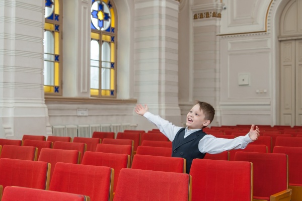 РПЦ не смогла забрать у детей концертный зал Свердловского мужского хорового колледжа - Фото 1