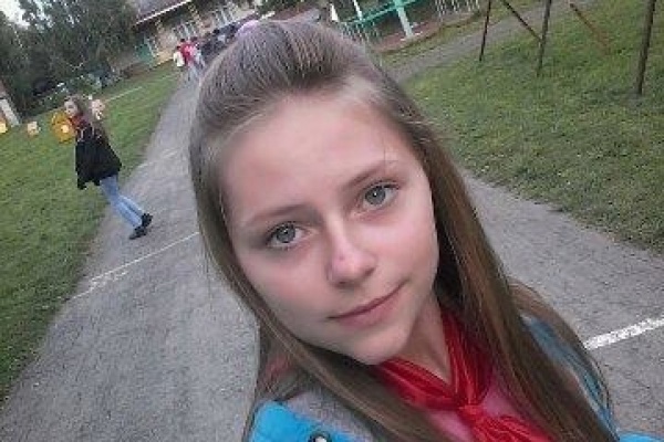 В Екатеринбурге разыскивают 14-летнюю школьницу. ФОТО - Фото 1