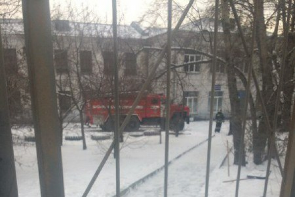 В Екатеринбурге из-за угрозы взрыва эвакуировали 185 школу - Фото 1