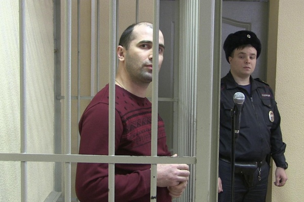 В Екатеринбурге осудили мужчину, который дважды ограбил свою знакомую и отобрал у бизнесмена дорогостоящую иномарку. ФОТО - Фото 1