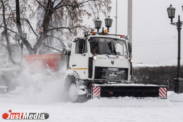 Перед приездом Путина из Екатеринбурга вывезли более 10 тысяч тонн снега - Фото 1