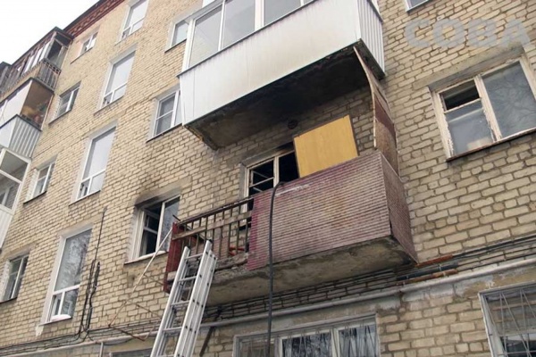 Екатеринбуржец выпрыгнул с балкона, спасаясь из горящей квартиры - Фото 1
