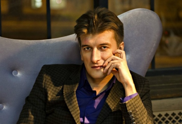 Екатеринбургский журналист Максим Бородин, выпавший из окна своей квартиры, скончался - Фото 1