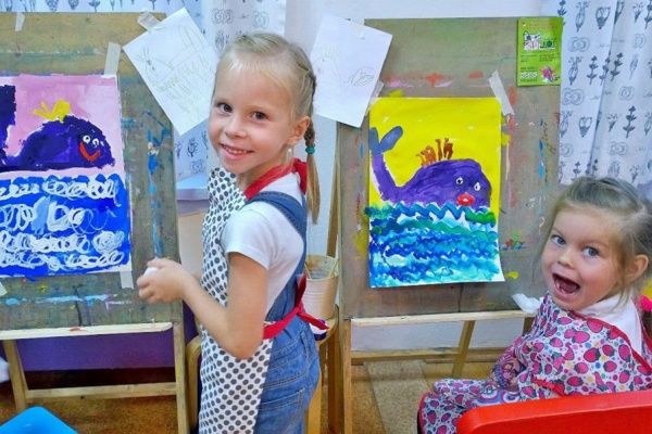 Более 1000 юных художников нарисовали самые красивые места в Екатеринбурге.  - Фото 1