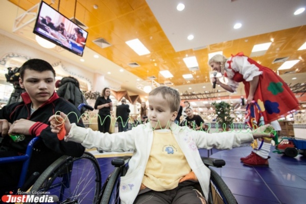 Свердловчане отметили Международный день борьбы за права инвалидов - Фото 1