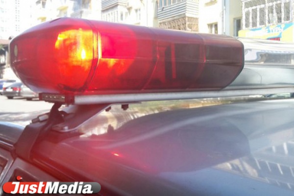 В Реже водитель Mazda 6 насмерть сбил пешехода и получил травму руки - Фото 1