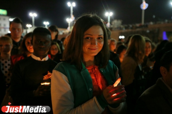 Более 4 тысяч человек пройдут по центру Екатеринбурга со свечами в руках - Фото 1